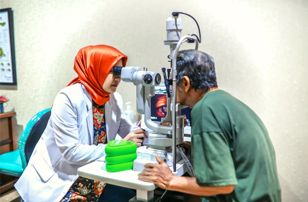 Pemeriksaan mata di KECE